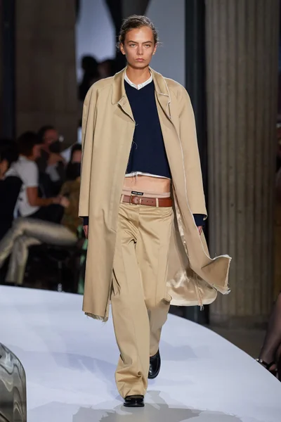 Look 2